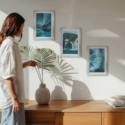 Conjunto de molduras com imagens de paisagens de inverno com cachoeiras e aurora boreal