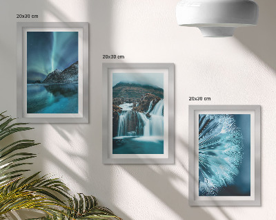 Conjunto de molduras com imagens Paisagens de inverno com cachoeiras e aurora boreal.