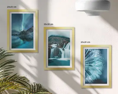 Conjunto de molduras com imagens de paisagens de inverno com cachoeiras e aurora boreal