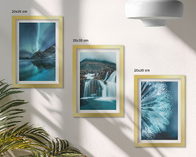 Conjunto de molduras com imagens Paisagens de inverno com cachoeiras e aurora boreal.