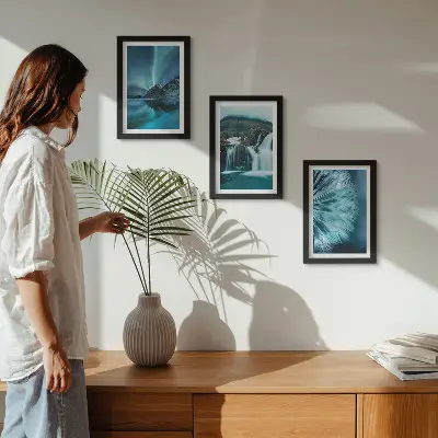 Conjunto de molduras com imagens de paisagens de inverno com cachoeiras e aurora boreal