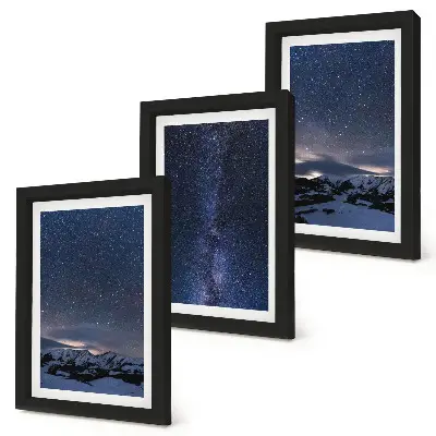 Conjunto de quadros decorativos com arte de céu noturno estrelado e paisagem montanhosa
