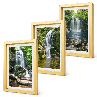 Conjunto de molduras com imagens cachoeiras em ambiente verde com pedras e água