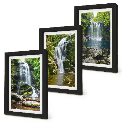 Conjunto de molduras com imagens Cachoeiras em um ambiente verde com pedras e água.