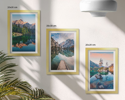 Tríptico com moldura Lagos de montanha com reflexos na água e na floresta