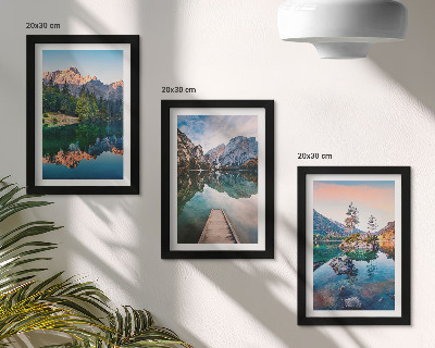 Tríptico com moldura Lagos de montanha com reflexos na água e na floresta