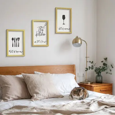Conjunto de 3 quadros decorativos com estampas de utensílios de cozinha e inscrições temáticas