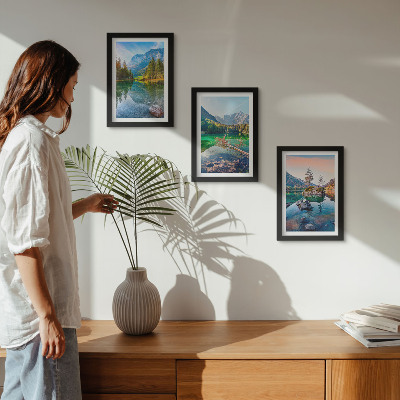 Conjunto de molduras com imagens Lagos de montanha com água e paisagens naturais circundantes.