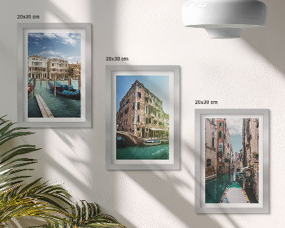 Tríptico com moldura Vistas de Veneza com seus canais e arquitetura urbana.