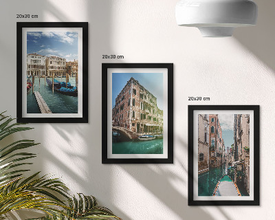 Tríptico com moldura Vistas de Veneza com seus canais e arquitetura urbana.