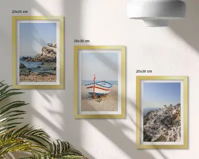Conjunto de 3 quadros decorativos com vista para o mar, barco e casas brancas na Grécia