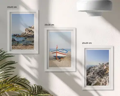 Conjunto de 3 quadros decorativos com vista para o mar, barco e casas brancas na Grécia