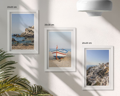 Conjunto de 3 quadros decorativos Vista para o mar com barco e casas brancas na Grécia