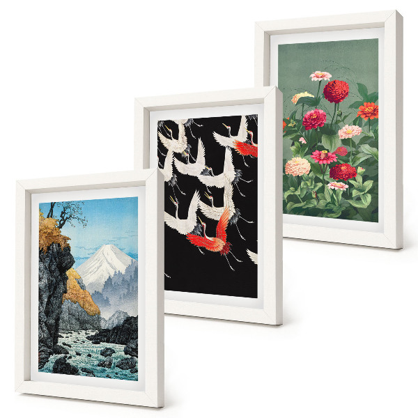 Conjunto de molduras com imagens Montanhas com uma cachoeira, pássaros em voo e flores coloridas.