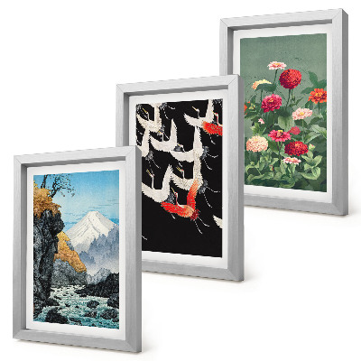 Conjunto de molduras com imagens Montanhas com uma cachoeira, pássaros em voo e flores coloridas.