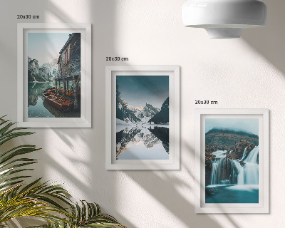Conjunto de 3 quadros decorativos Paisagens montanhosas com uma cachoeira e um lago