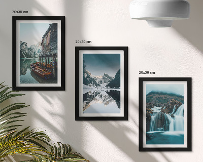 Conjunto de 3 quadros decorativos Paisagens montanhosas com uma cachoeira e um lago