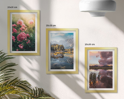 Conjunto de molduras com imagens Flores no jardim, montanhas e a superfície calma da água.