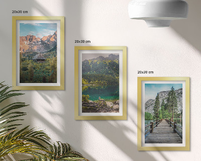 Tríptico com moldura Paisagens montanhosas com um lago e um cais de madeira