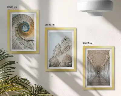 Conjunto de 3 quadros decorativos com a escadaria em espiral da catedral, a fachada do edifício e um corredor de azulejos