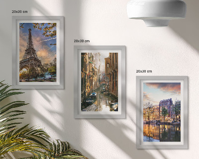 Conjunto de molduras com imagens A Torre Eiffel, os canais de Veneza e as ruas de Amsterdã.