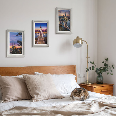 Conjunto de molduras com imagens Vistas da cidade com pontes e pôr do sol.