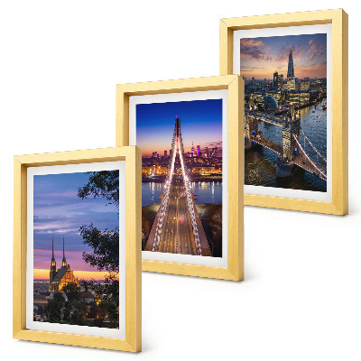Conjunto de molduras com imagens Vistas da cidade com pontes e pôr do sol.