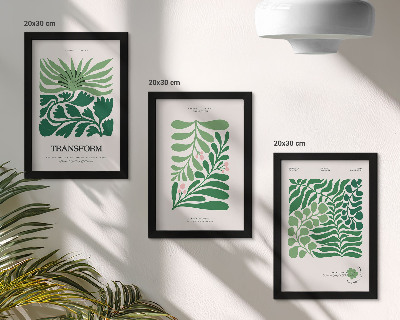 Conjunto de 3 quadros decorativos Um conjunto de folhas verdes e plantas em vários formatos.