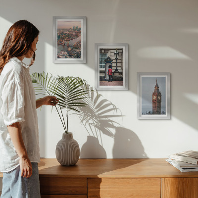 Conjunto de molduras com imagens Vista de Londres com a ponte e o Big Ben ao fundo.