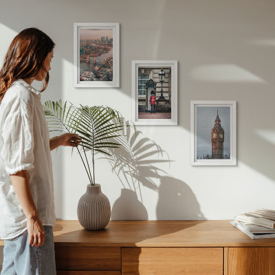 Conjunto de molduras com imagens Vista de Londres com a ponte e o Big Ben ao fundo.