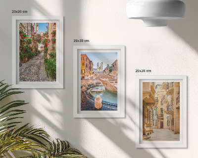 Conjunto de molduras com imagens Ruas encantadoras e fontes em uma arquitetura pitoresca.