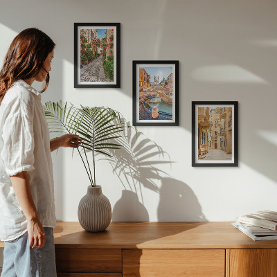 Conjunto de molduras com imagens Ruas encantadoras e fontes em uma arquitetura pitoresca.