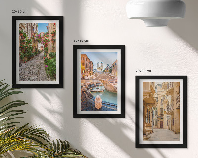 Conjunto de molduras com imagens Ruas encantadoras e fontes em uma arquitetura pitoresca.