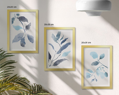 Tríptico com moldura Folhas azuis sobre fundo claro, estilo aquarela.