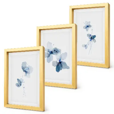 Conjunto de 3 quadros decorativos com estampa de flores em tons de azul sobre fundo claro