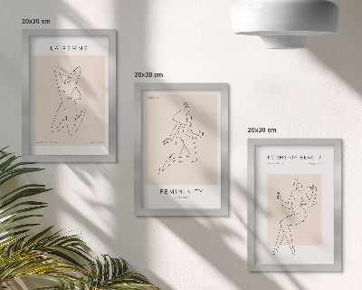 Tríptico com moldura Silhuetas lineares de mulheres em pôsteres minimalistas.