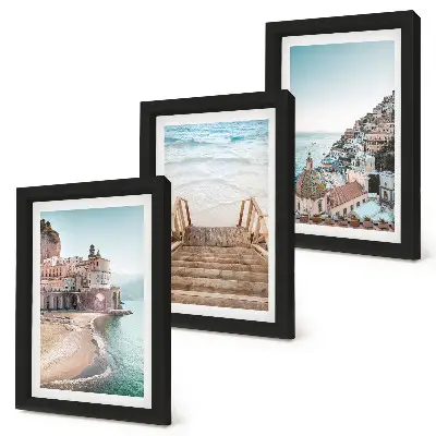 Conjunto de 3 quadros decorativos com vistas de arquitetura litorânea e praias em tons pastel de verão