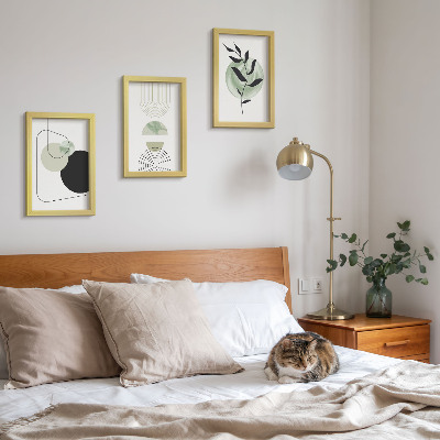 Conjunto de molduras com imagens Formas abstratas e motivos vegetais em verde.