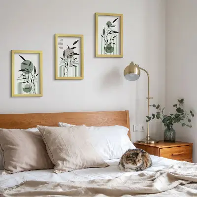 Tríptico com moldura composições abstratas de plantas em estilo boho