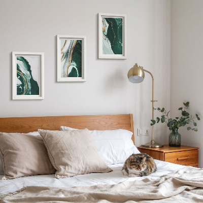 Conjunto de 3 quadros decorativos Padrões abstratos de pintura em verde e branco.