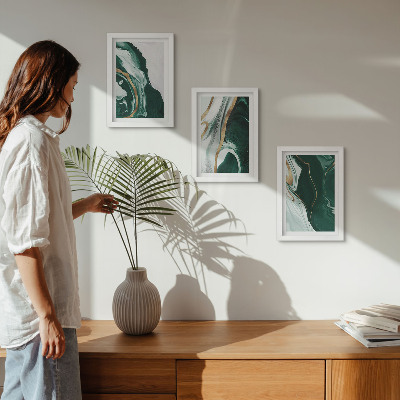 Conjunto de 3 quadros decorativos Padrões abstratos de pintura em verde e branco.