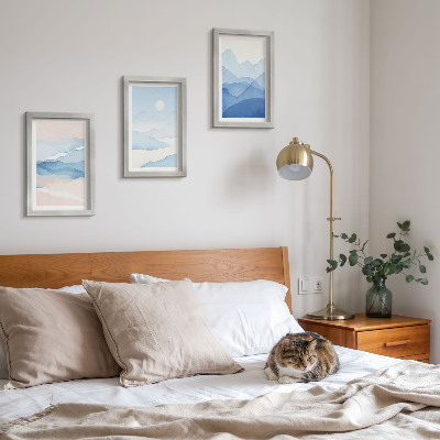 Conjunto de 3 quadros decorativos Paisagens montanhosas em tons de azul e rosa, em aquarela.