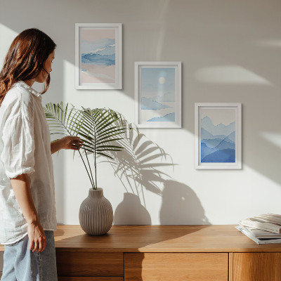 Conjunto de 3 quadros decorativos Paisagens montanhosas em tons de azul e rosa, em aquarela.