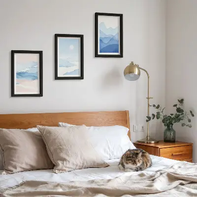 Conjunto de 3 quadros decorativos com paisagens montanhosas em aquarela nos tons azul e rosa