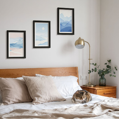Conjunto de 3 quadros decorativos Paisagens montanhosas em tons de azul e rosa, em aquarela.