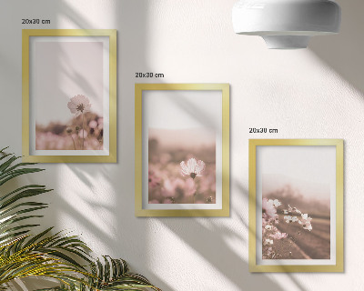 Tríptico com moldura Flores silvestres nos prados no verão, paisagens românticas.