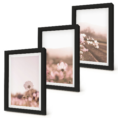 Tríptico com moldura Flores silvestres nos prados no verão, paisagens românticas.