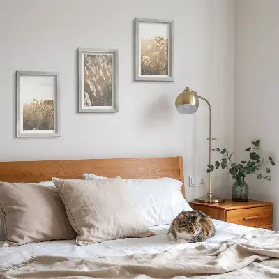 Conjunto de 3 quadros decorativos com paisagem de gramíneas e flores em tons quentes