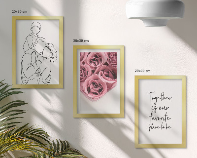 Tríptico com moldura desenho de família, buquês de rosas, inscrição para casa