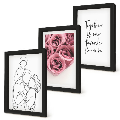 Tríptico com moldura desenho de família, buquês de rosas, inscrição para casa